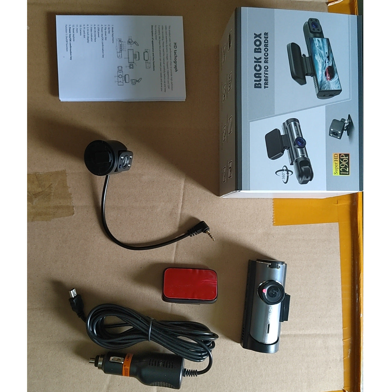 M8 Car Dash Cam Dual Lens Front and Rear Recording Simultaneously High Definition with Mobile Phone Connectivity